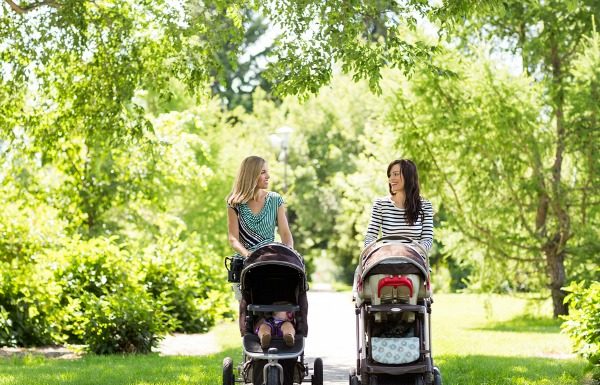 How to Meet Other Moms: 9 Tips to Make Mom Friends That Last