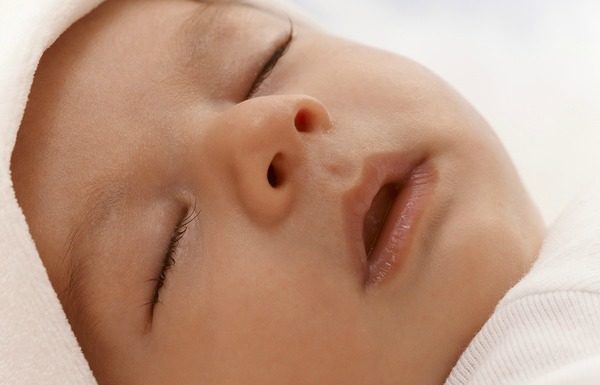 How to get your newborn to sleep (10 tips that work!)