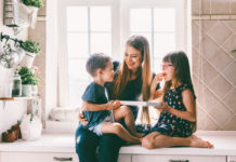 How to Build a Healthy Parent Child Relationship: 8 Tips for Parents