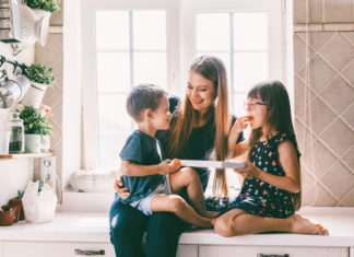 How to Build a Healthy Parent Child Relationship: 8 Tips for Parents