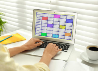 9 Time Management Strategies For Moms Who Feel Overwhelmed