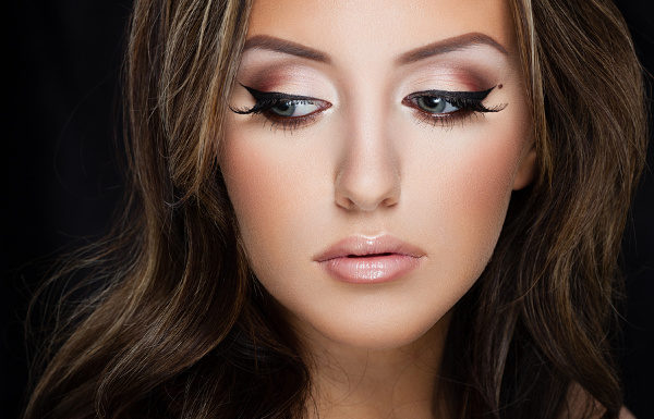 Cut Crease Eyeshadow: 12 Hacks and Tutorials for Beginners