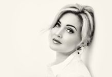 How to Look Younger with Makeup: Best Makeup for Women Over 40