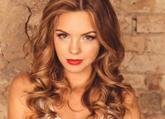 How to Curl Your Hair with a Curling Wand In 5 Easy Steps!