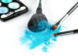 Eye makeup for blue eyes: 4 looks to make them pop!