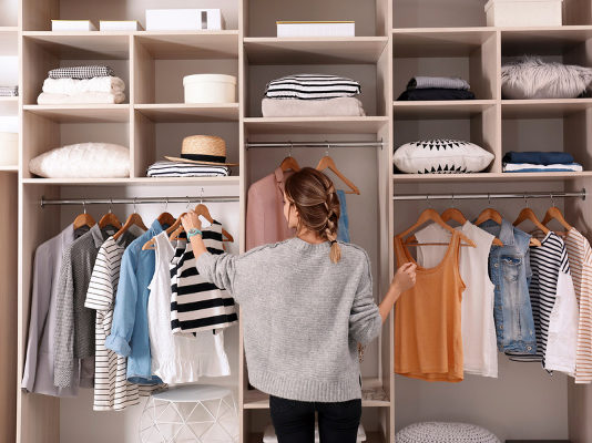How to Build a Capsule Wardrobe: 5 Tips for Beginners
