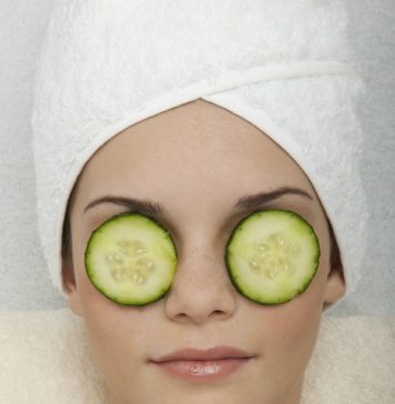 5 tutorials to teach you how to treat and hide puffy eyes