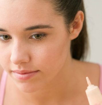5 tutorials to teach your teen how to hide blemishes & acne