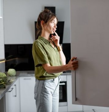 Emotional Eater? 9 Ways to Stop Boredom Eating One and For All