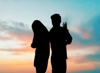 How to Deal with Gaslighting: 8 Tips for Healthier Relationships