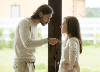 How to Deal with Toxic People: 8 Tips and Strategies