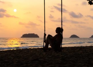 How to Deal with a Narcissistic Parent: 7 Tips to Help You Heal