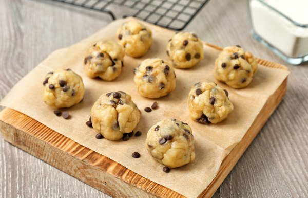30 Portable Snacks Under 100 Calories for Weight Loss