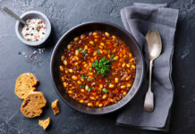 Set It & Forget It: 70 Healthy Slow Cooker Recipes Under 500 Calories