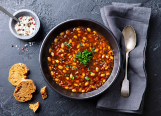 Set It & Forget It: 70 Healthy Slow Cooker Recipes Under 500 Calories