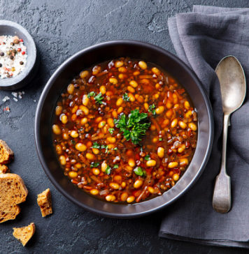 Set It & Forget It: 70 Healthy Slow Cooker Recipes Under 500 Calories